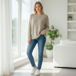 Jaclyn Smith White, Gold Glitter Women's Crew Neck Sweater